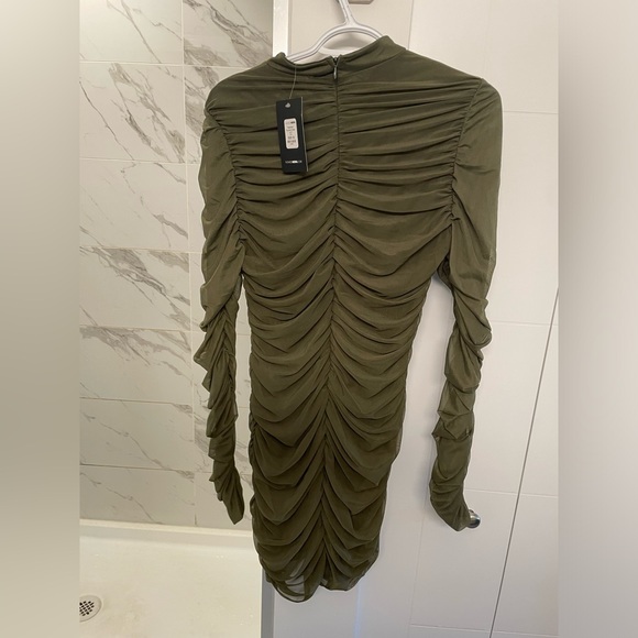 Fashion Nova Green Ruched Dress Size 1X NWT - Picture 2 of 3